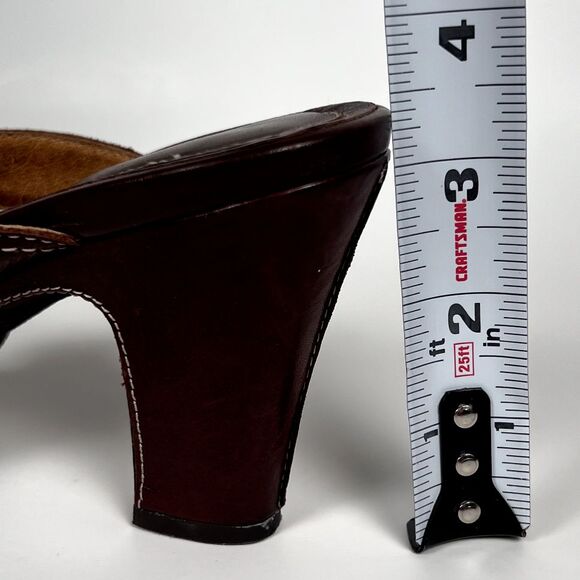 Clarks Sz 7M Artisan Tiga Leather Strappy Brown Heels Sandals Open Toe - Picture 9 of 9